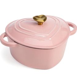 Paris Hilton 2 quart Enameled Cast Iron Dutch Oven Heart-Shaped Pot