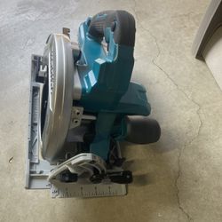 Makita 7 1/4” Circular Saw XSH06
