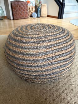Round Braided Jute Pouf Ottoman