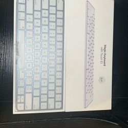 Magic Keyboard Apple