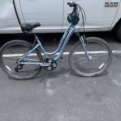 Ladies 26 inch Trek Navigator 2.0 21 Speed