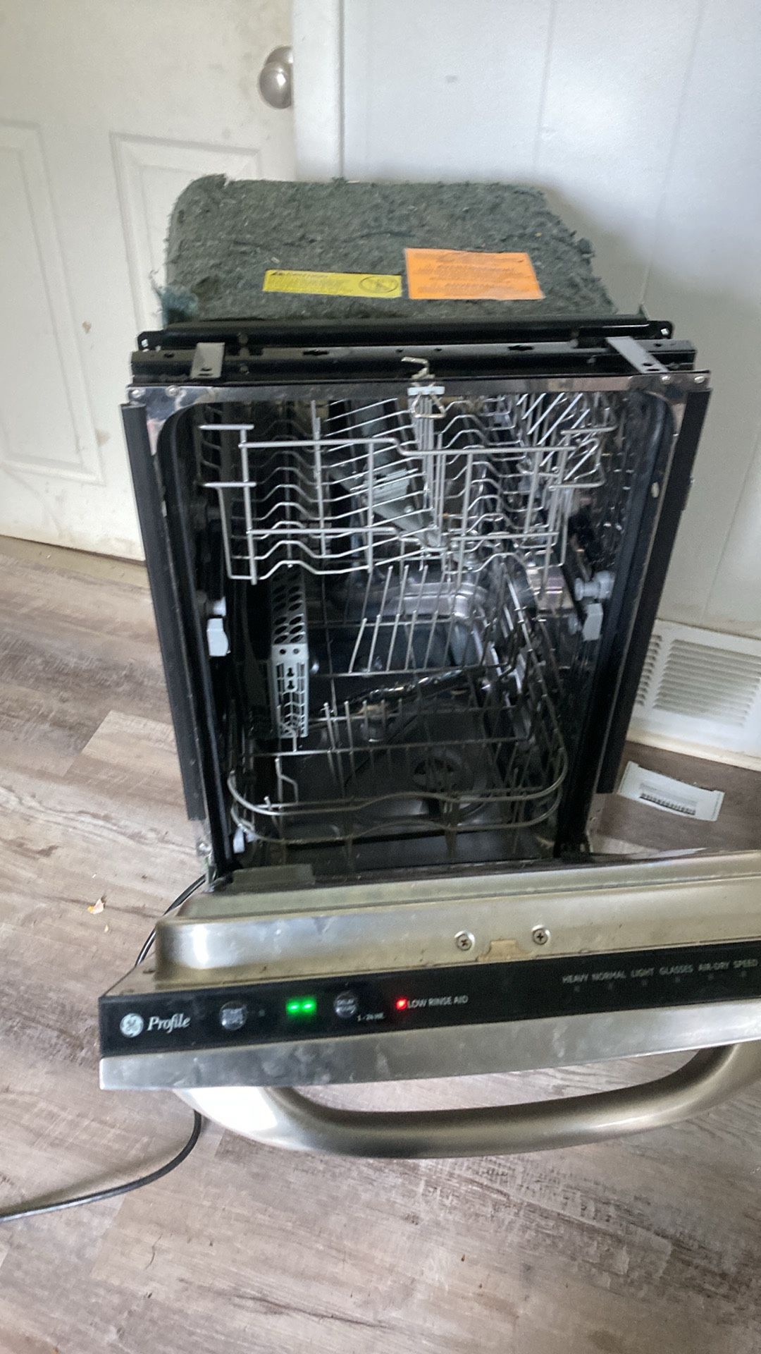 GE DISHWASHER 17x34in