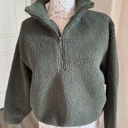 Cotton On-Crop Sherpa half Zip! (Size XS) 
