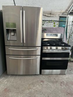 Refrijerador Samsung 4 Puertas 36 Pulgadas De Ancho 71 Pulgadas De Alto Y Estufa Samsung 5 Quemadores De Gas
