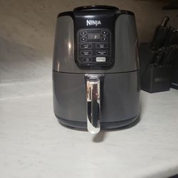 NINJA AIR FRYER