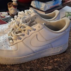 Nike Air Force 1 Low — All White — Size 13 — Gently Used

Price: $60 (OBO)
