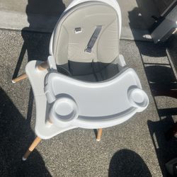 High Chair for baby and toodler (Adjust to grow with your children)