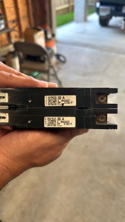 1 -30A Circuit Breakers E2&3P