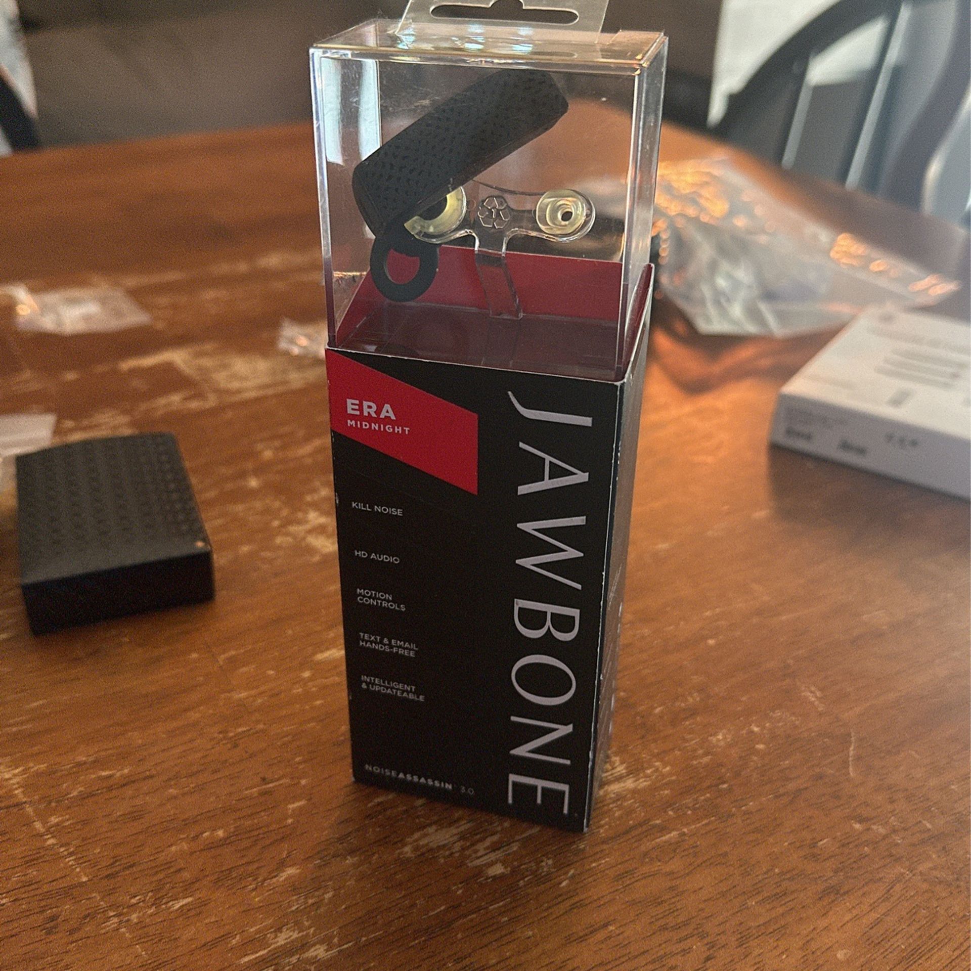 ERA Jawbone Bluetooth Earbud