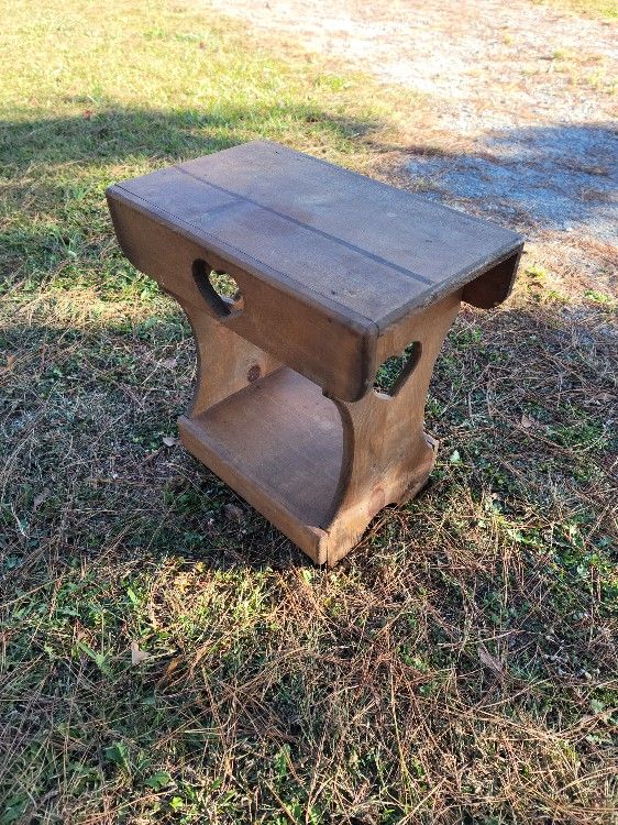 Side Table with Shelf and Hearts  - Measures 21"L x 12 3/4"W x 22"H