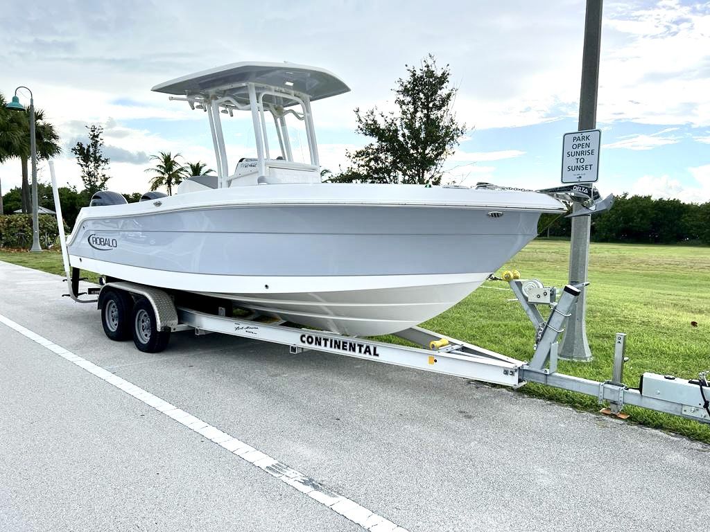 2023 - Robalo 24.2 - 2 Yamaha 150 HP - Center Console - Trailer Continental with Breaks 