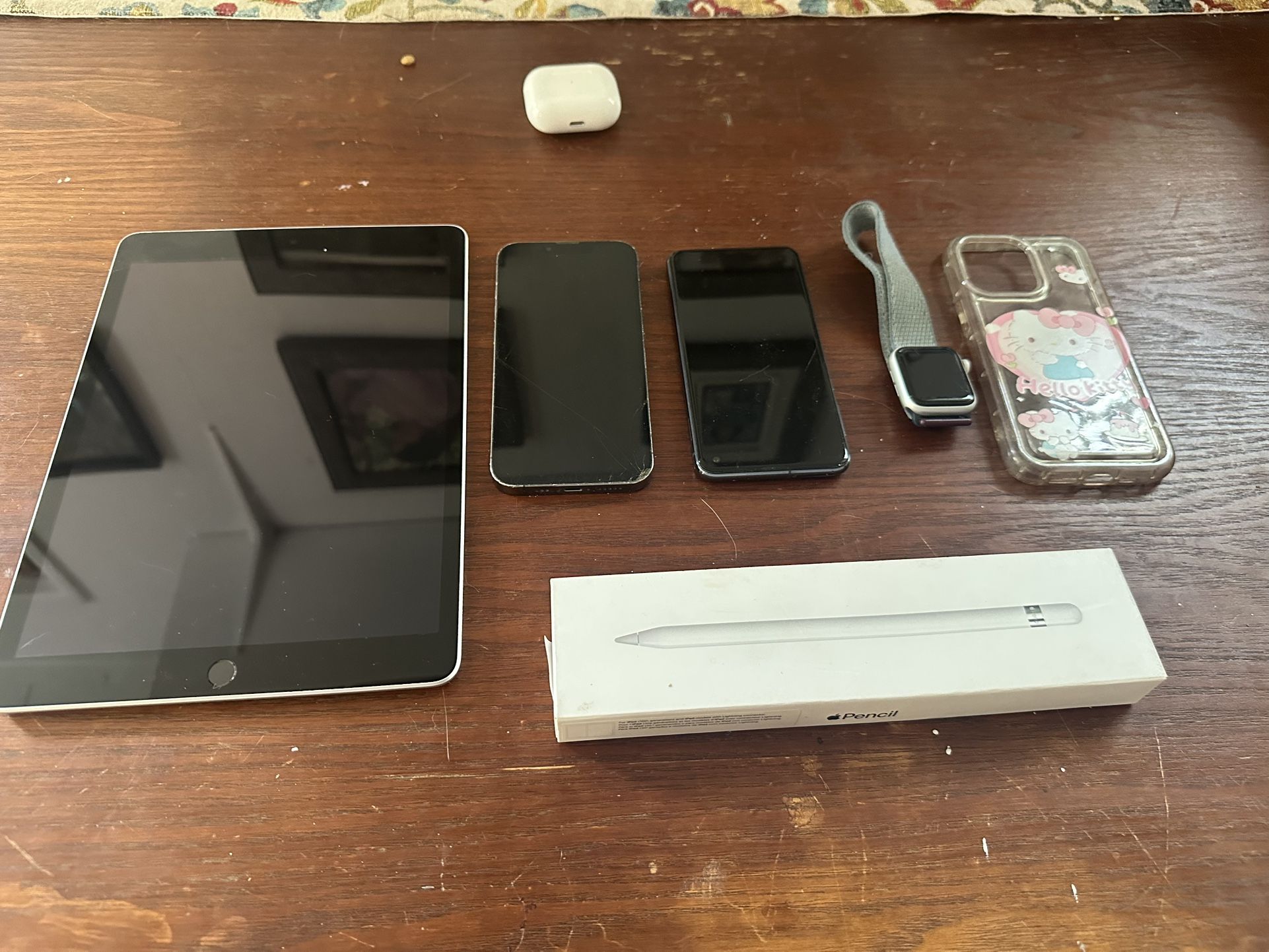 Apple Products. In Good Condition