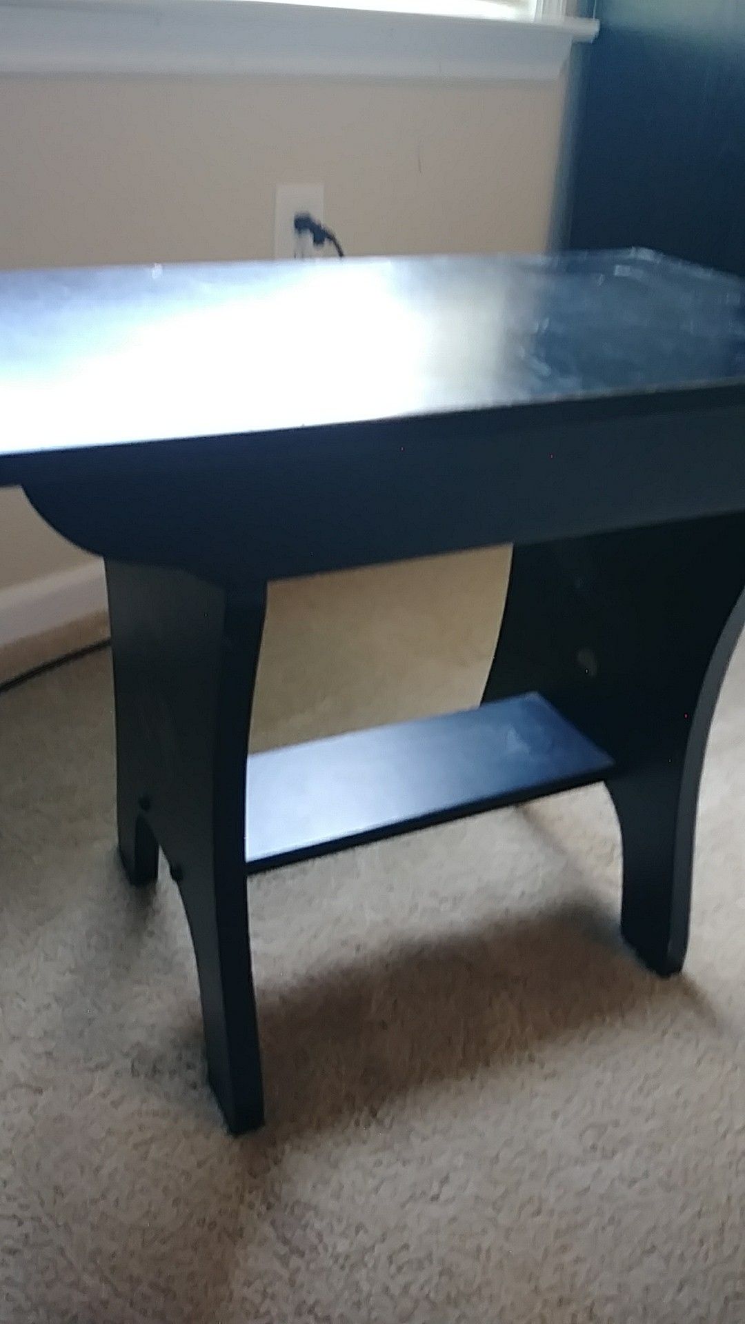 SMALL TABLE BEDSIDE TABLE