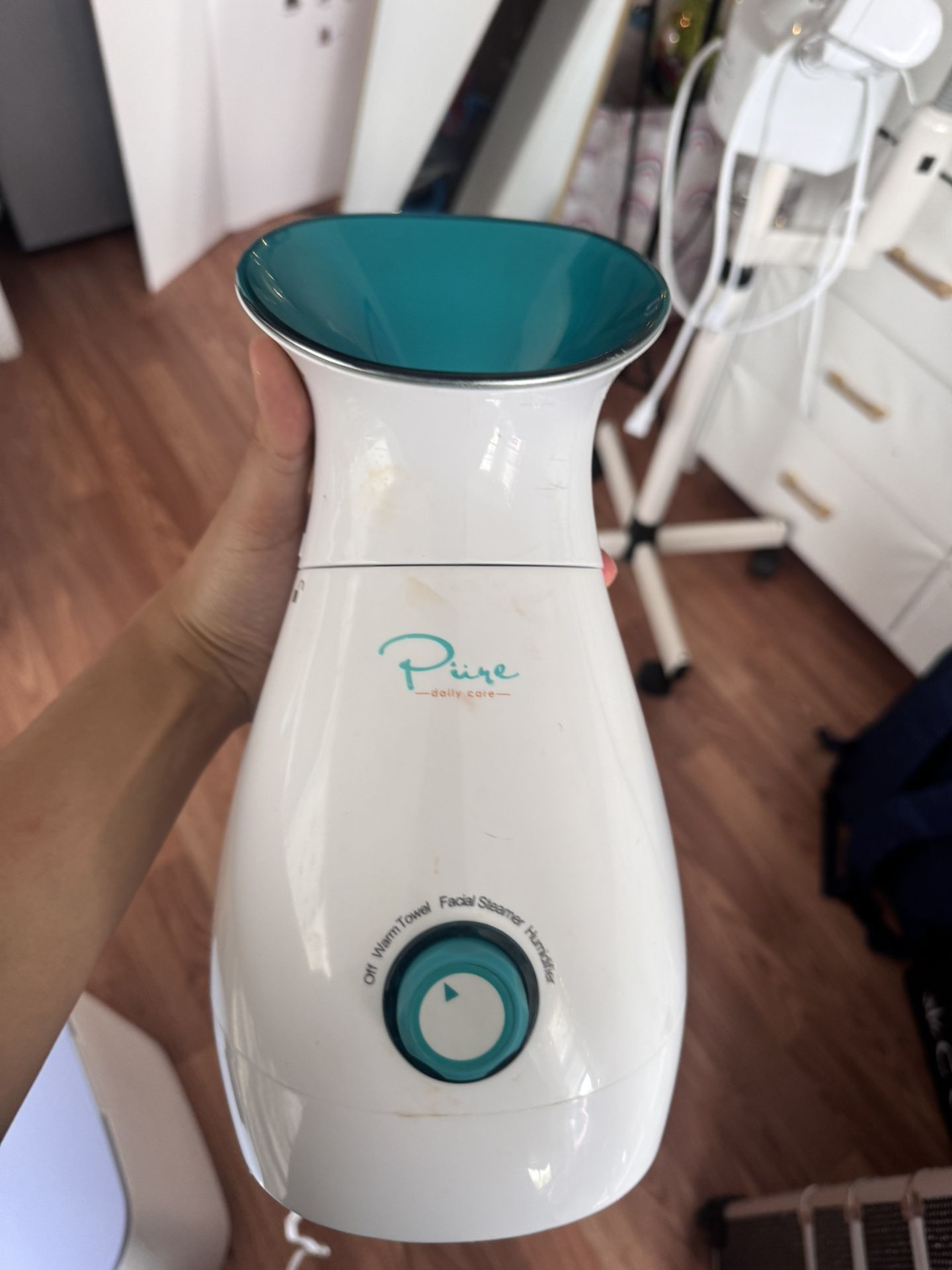 Facial steamer