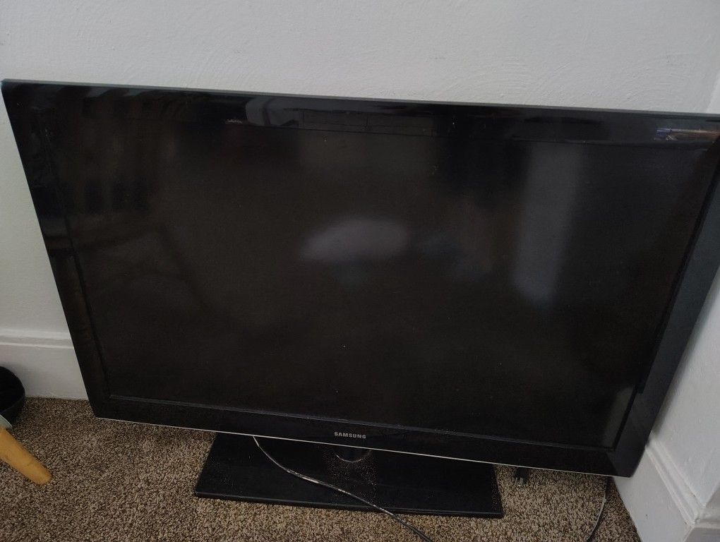 Samsung 46 Inch TV