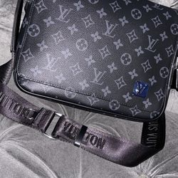 LV Shoulder Bag 