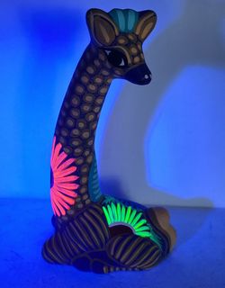Cute Mexican Talavera Girafe Handpainted Figurine,  Glows In Blacklight