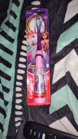 Brand new unicorn academy little kids tooth brush (UNOPENED)