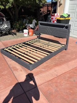 Full bed frame