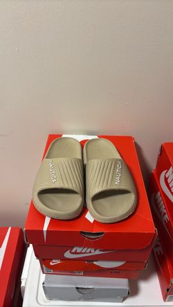 Nautica slides