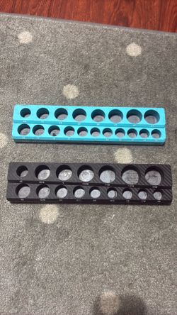 Magnetic socket organizers