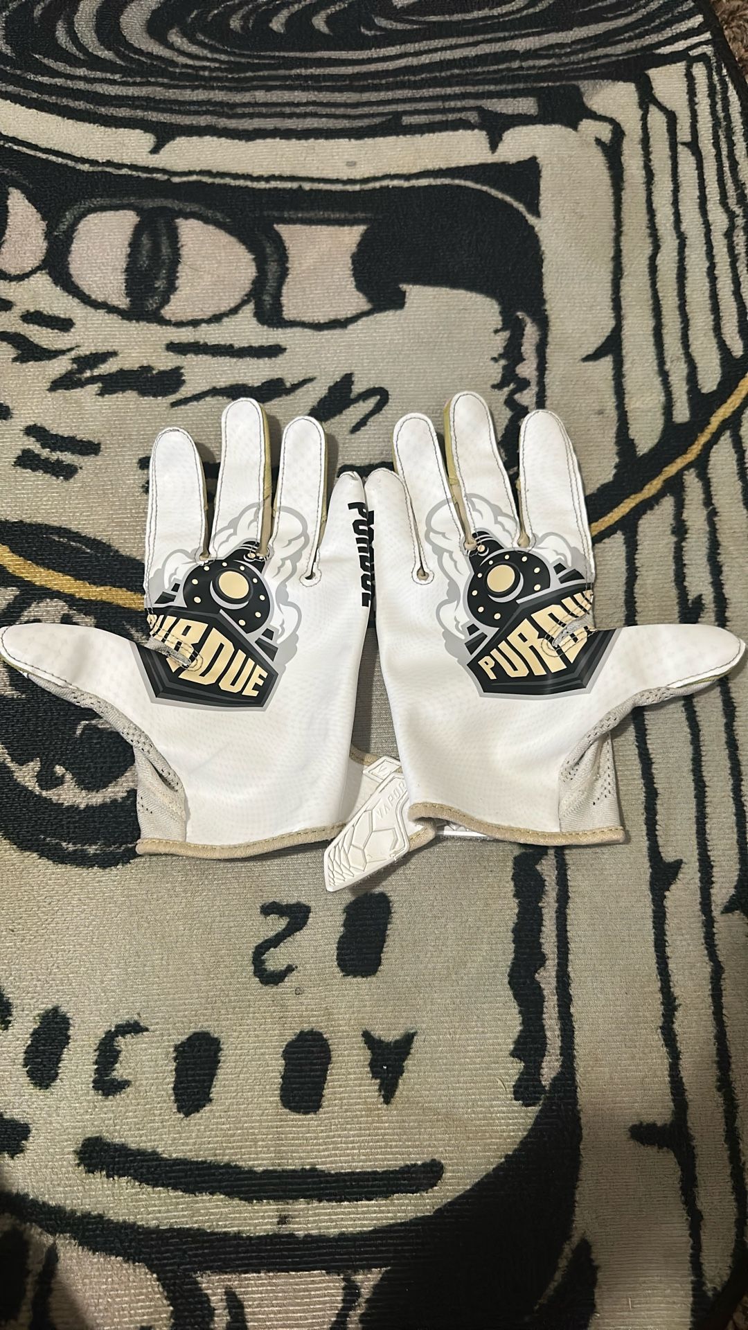 Purdue College Football Gloves