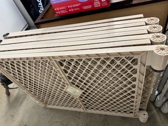 8 Panel Baby or Pet Fence