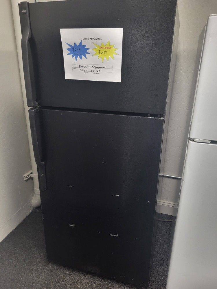 🎋 Summer Sale! Hotpoint Black Top Freezer Refrigerator - Warranty Included