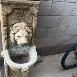 Fuente De León