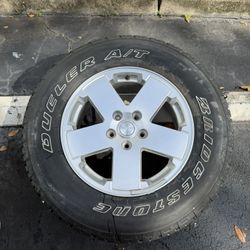 Original fabric Whell and Tire Jeep Wrangler Sáhara 2011