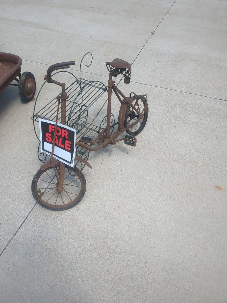 Old Garden Stand