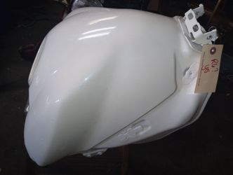 04-06 Yamaha R1 Gas Tank Fuel Petrol Cell YZF1000 YZF 1000 