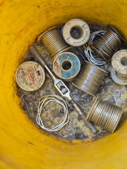 6 rolls of solder 10$