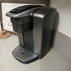 KEURIG coffee maker
