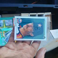 Baseball And Foot Ball Cards And Magazines. 