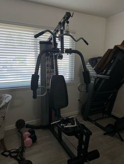 Home gym w/ attachments