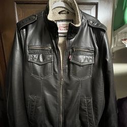 Levi’s faux Leather Jacket (M)