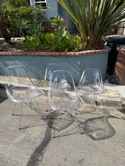 4 ACRYLIC VERY NICE INDOOR/OUTDOOR CHAIRS / all 4  $40.00