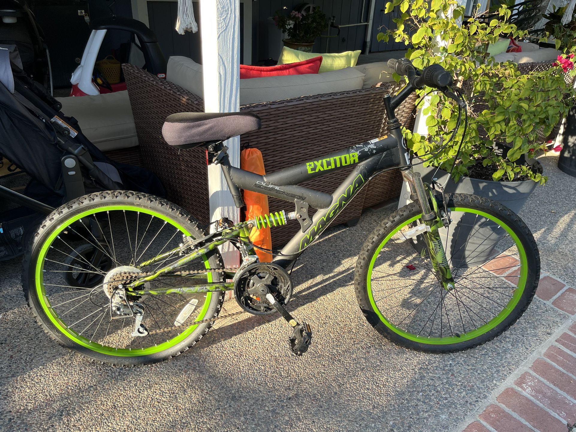 Black Magna Bike 24inch