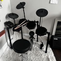 Drum Set With Amplifier