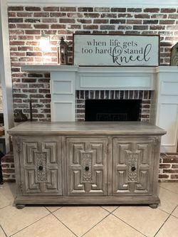 Beatiful Refinished Solid Wood Console / Accent Piece / Bar / Server / Small Sideboard / Media Console / Buffet