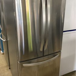 LG   30w Refrigerator French Door 