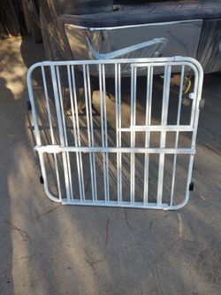 Metal pet gate