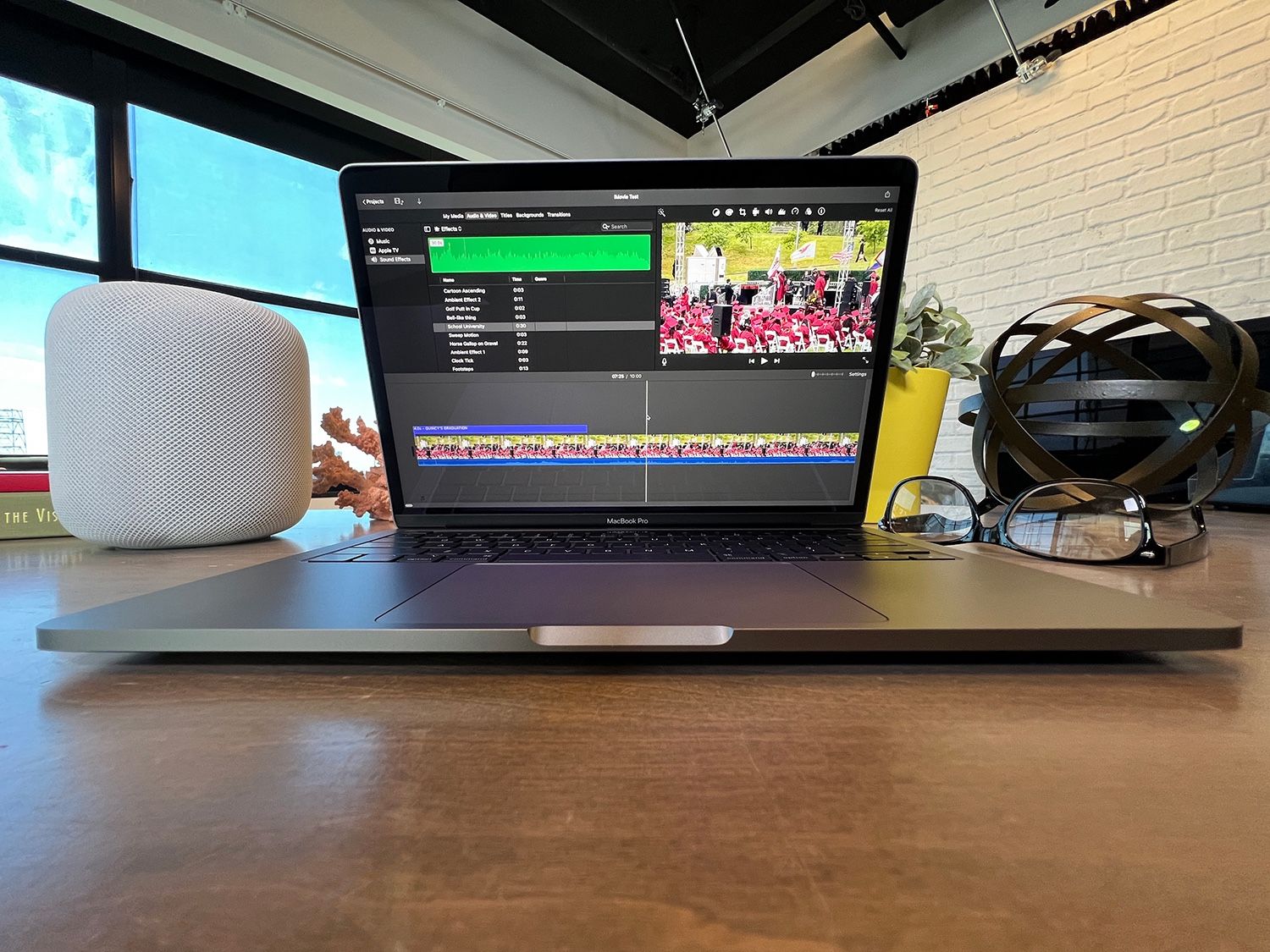 13” MacBook Pro (2022) M2 – Like New, Touch Bar