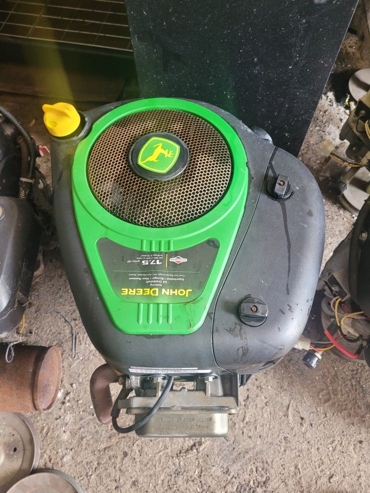 ((READ AD))((17.5hp Briggs Engine)) Riding Mower