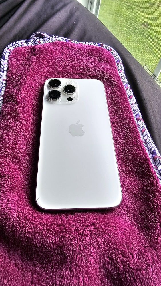 iPhone 15 Pro Max