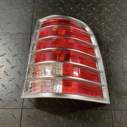 02-05 Mercury Mountaineer Passenger RH Brake Light Tail Lamp