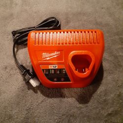 Milwaukee charger M12 New