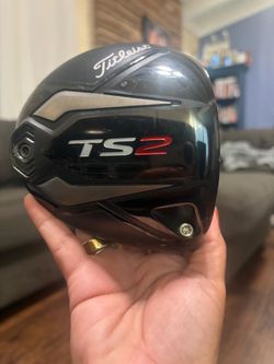 Titleist TS2 golf driver