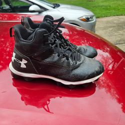 Size 9 under armor cleats